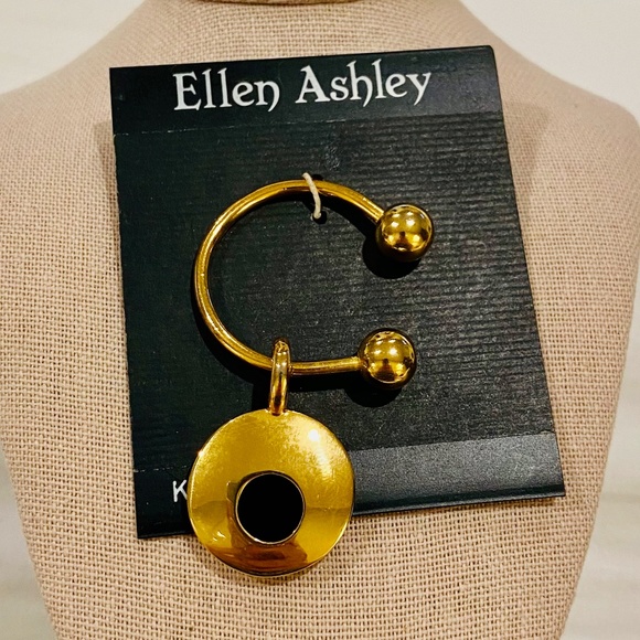 Vintage Accessories - O2-BUNDLE ONLY! Vintage Ellen Ashley Gold & Black Key Ring